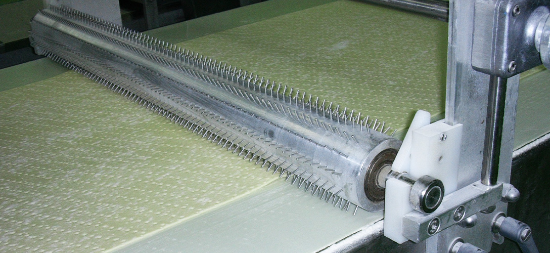 Cutting and docking on belts
